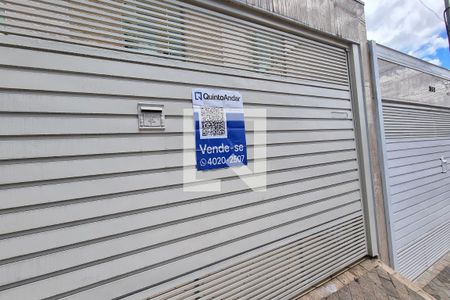 Casa à venda com 300m², 3 quartos e 4 vagas Casa à venda com 300m², 3 quartos e 4 vagasplaquinha