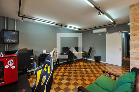 Sala de casa à venda com 3 quartos, 200m² em Vila Madalena, São Paulo