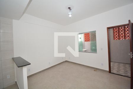 Sala/Cozinha de apartamento para alugar com 2 quartos, 52m² em Vila Valqueire, Rio de Janeiro