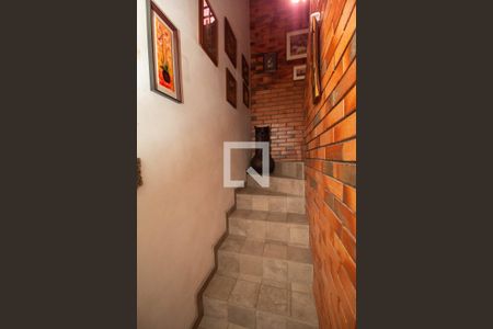 Casa à venda com 160m², 4 quartos e 2 vagasEscada