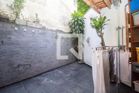 Casa à venda com 160m², 4 quartos e 2 vagasQuintal