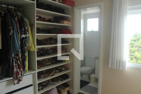 Apartamento à venda com 137m², 4 quartos e 2 vagasCloset da suíte 2