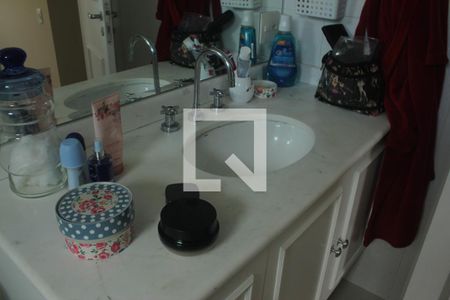 Apartamento à venda com 137m², 4 quartos e 2 vagasBanheiro da Suíte 2