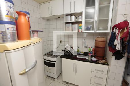 Cozinha de apartamento à venda com 2 quartos, 48m² em Centro, Contagem