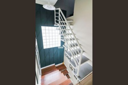 Escadas de casa à venda com 4 quartos, 250m² em Jardim Bonfiglioli, São Paulo