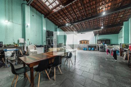 Casa à venda com 296m², 5 quartos e 5 vagasChurrasqueira