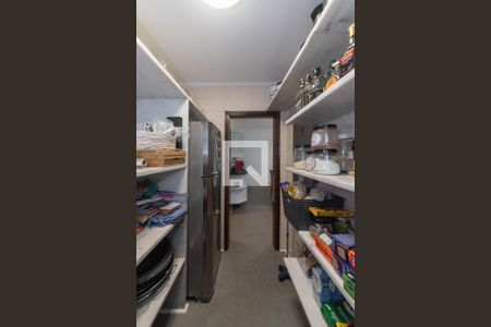 Casa à venda com 296m², 5 quartos e 5 vagasDespensa