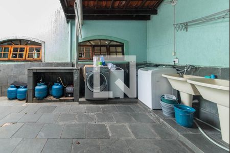 Casa à venda com 296m², 5 quartos e 5 vagasLavanderia