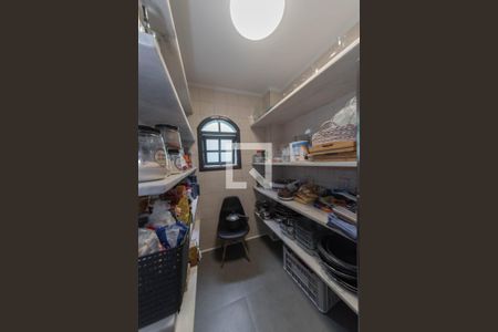 Casa à venda com 296m², 5 quartos e 5 vagasDespensa