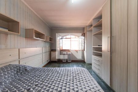 Casa à venda com 296m², 5 quartos e 5 vagasSuíte 3