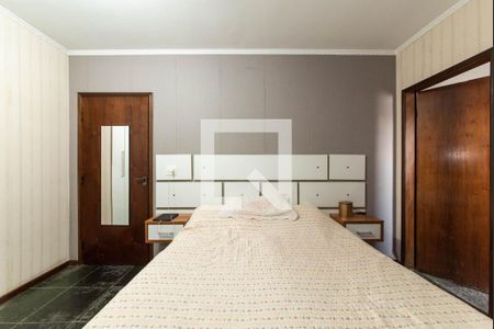 Casa à venda com 296m², 5 quartos e 5 vagasSuíte 2