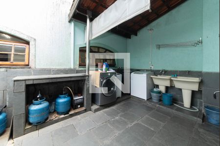 Casa à venda com 296m², 5 quartos e 5 vagasLavanderia