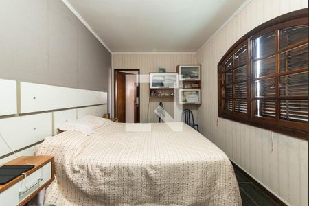 Casa à venda com 296m², 5 quartos e 5 vagasSuíte 2