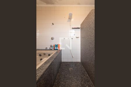 Casa à venda com 296m², 5 quartos e 5 vagasBanheiro da Suíte 1