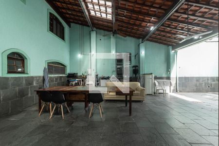 Casa à venda com 296m², 5 quartos e 5 vagasChurrasqueira