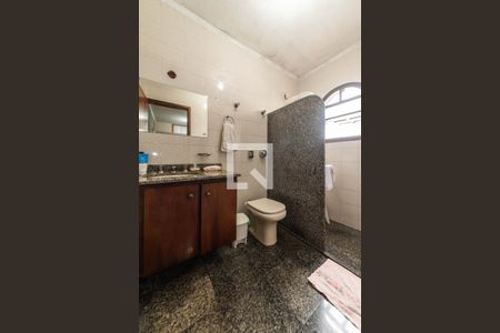 Casa à venda com 296m², 5 quartos e 5 vagasBanheiro da Suíte 2