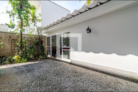 Casa para alugar com 530m², 5 quartos e 2 vagasQuintal