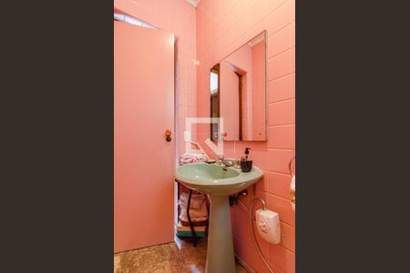 Casa para alugar com 530m², 5 quartos e 2 vagasLavabo