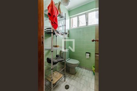 Casa para alugar com 530m², 5 quartos e 2 vagasBanheiro da edícula