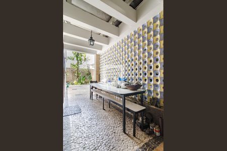 Casa para alugar com 530m², 5 quartos e 2 vagasAcesso serviço