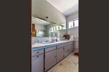 Casa para alugar com 530m², 5 quartos e 2 vagasBanheiro da suíte