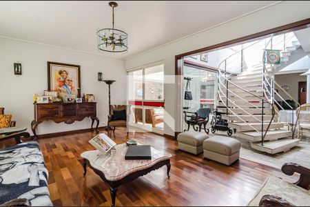 Sala de estar de casa para alugar com 5 quartos, 530m² em Vila Madalena, São Paulo