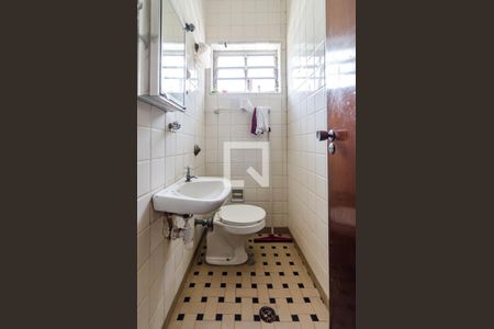 Casa para alugar com 530m², 5 quartos e 2 vagasBanheiro de serviço