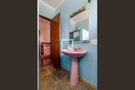 Casa para alugar com 530m², 5 quartos e 2 vagasBanheiro dos quartos 4 e 5