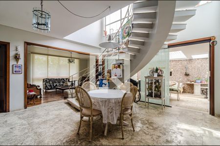 Casa para alugar com 530m², 5 quartos e 2 vagasHall de entrada