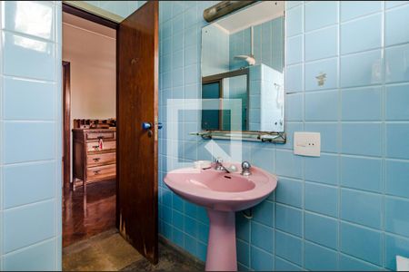 Casa para alugar com 530m², 5 quartos e 2 vagasBanheiro dos quartos 4 e 5