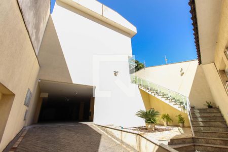 Casa de condomínio para alugar com 96m², 2 quartos e 1 vaga Casa de condomínio para alugar com 96m², 2 quartos e 1 vagaFachada