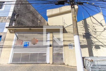 Casa de condomínio para alugar com 96m², 2 quartos e 1 vaga Casa de condomínio para alugar com 96m², 2 quartos e 1 vagaFachada