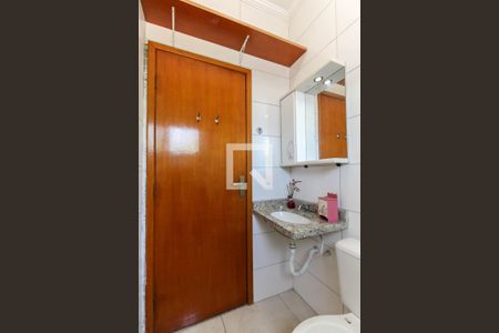 Casa de condomínio para alugar com 96m², 2 quartos e 1 vaga Casa de condomínio para alugar com 96m², 2 quartos e 1 vagaBanheiro da Suíte 1