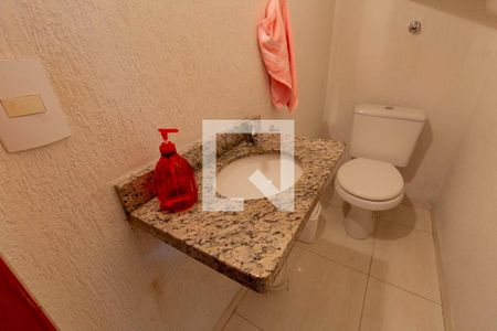 Lavabo de casa de condomínio para alugar com 2 quartos, 96m² em Vila Ré, São Paulo