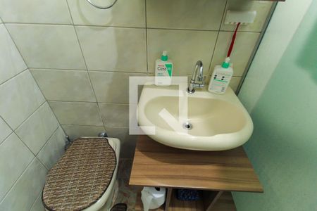 Casa à venda com 214m², 3 quartos e 1 vaga Casa à venda com 214m², 3 quartos e 1 vagaBanheiro