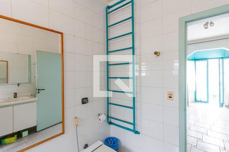 Apartamento à venda com 269m², 4 quartos e 3 vagasBanheiro da Suíte 1