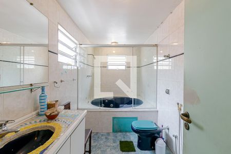 Apartamento à venda com 269m², 4 quartos e 3 vagasBanheiro da Suíte 2