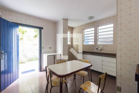 Casa para alugar com 250m², 3 quartos e 3 vagas Casa para alugar com 250m², 3 quartos e 3 vagasCozinha