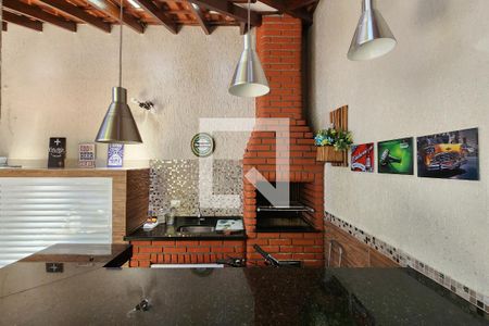 Casa à venda com 220m², 3 quartos e 2 vagasChurrasqueira