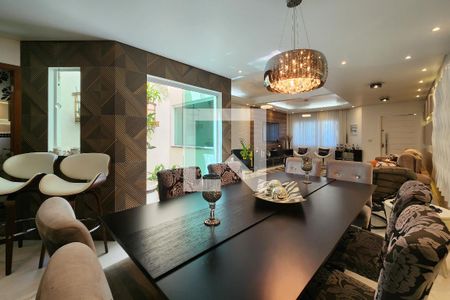 Casa à venda com 220m², 3 quartos e 2 vagasSala de Jantar