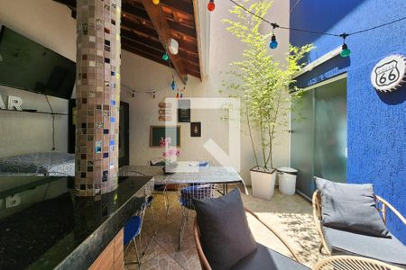 Casa à venda com 220m², 3 quartos e 2 vagasChurrasqueira