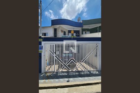 Casa à venda com 220m², 3 quartos e 2 vagasFachada