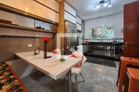 Casa à venda com 220m², 3 quartos e 2 vagasCozinha