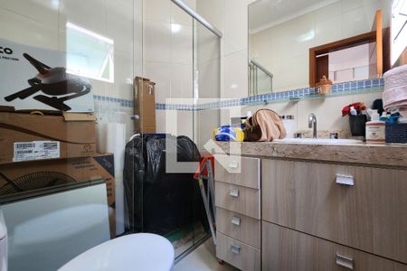 Casa à venda com 220m², 3 quartos e 2 vagasBanheiro da Suíte 2