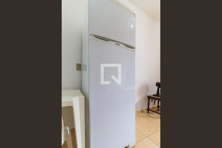 Studio para alugar com 20m², 1 quarto e 1 vaga Studio para alugar com 20m², 1 quarto e 1 vagaKitnet - Geladeira