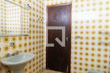 Casa à venda com 250m², 4 quartos e 3 vagasBanheiro 1