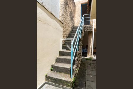 Casa à venda com 250m², 4 quartos e 3 vagasEscada