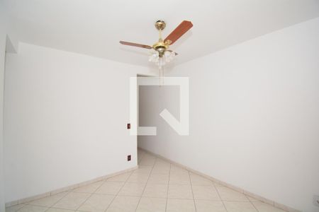 Sala de apartamento para alugar com 2 quartos, 58m² em Váz Lobo, Rio de Janeiro