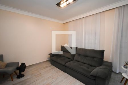 Sala de casa à venda com 4 quartos, 200m² em Vila Nivi, São Paulo