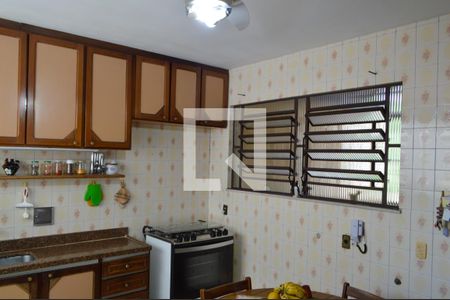 Casa à venda com 390m², 3 quartos e 4 vagas Casa à venda com 390m², 3 quartos e 4 vagasCozinha